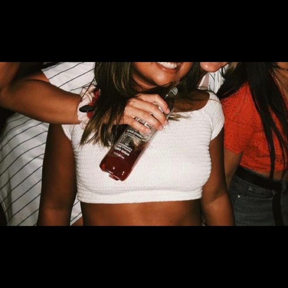 white brandy melville crop top